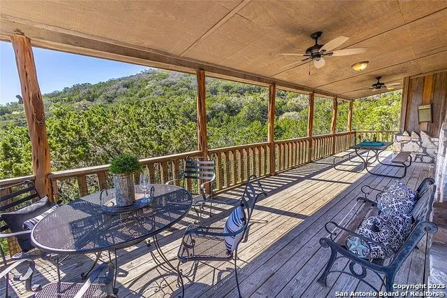 Photo of 606 Canyon Oaks Dr
