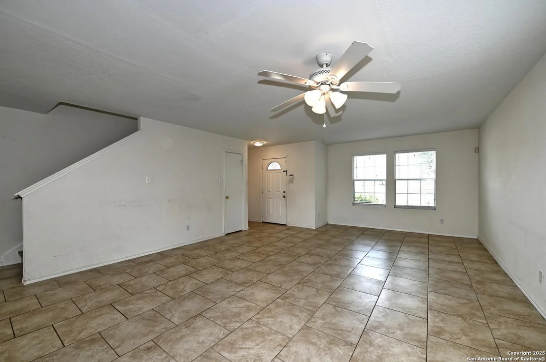 Photo of 245 gatewood