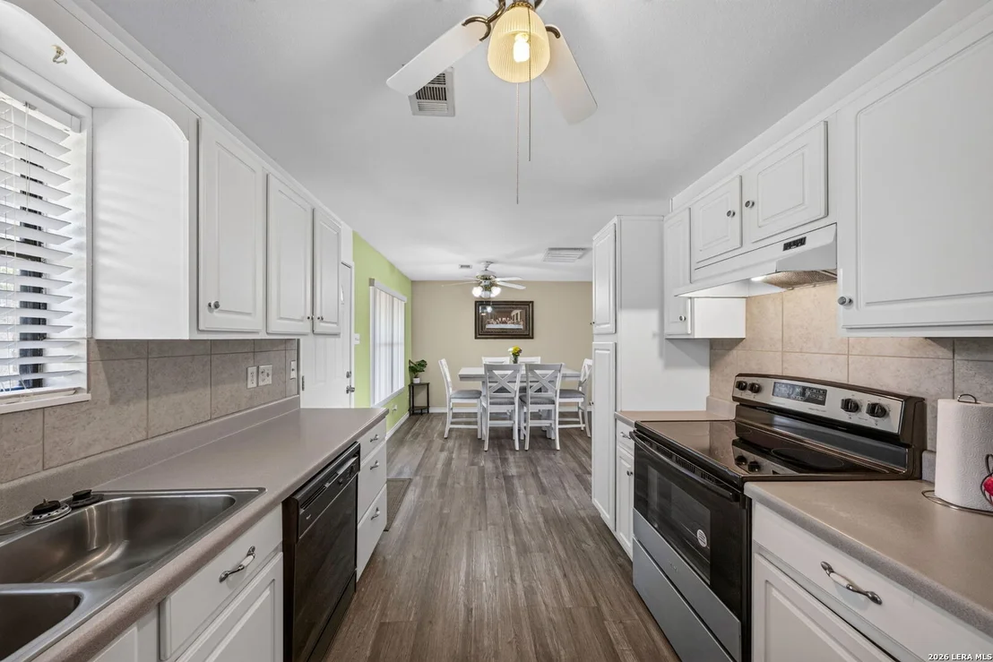 Photo of 325 WENDY LN