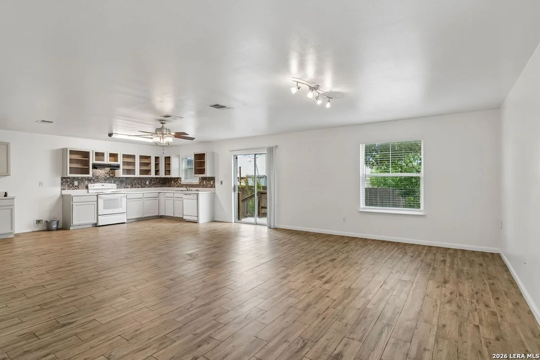 Photo of 8807 Shaenwest