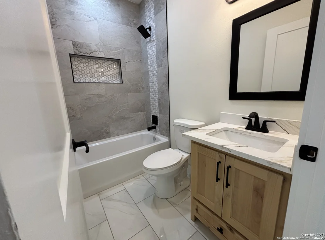 Photo of 809 N CAMP STREET