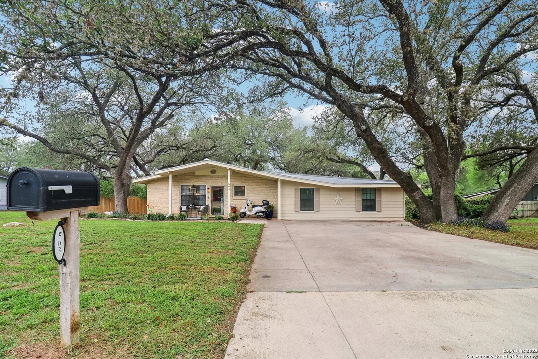 Photo of 503 Mockingbird