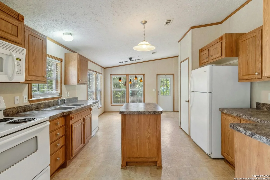 Photo of 905 High Mesa