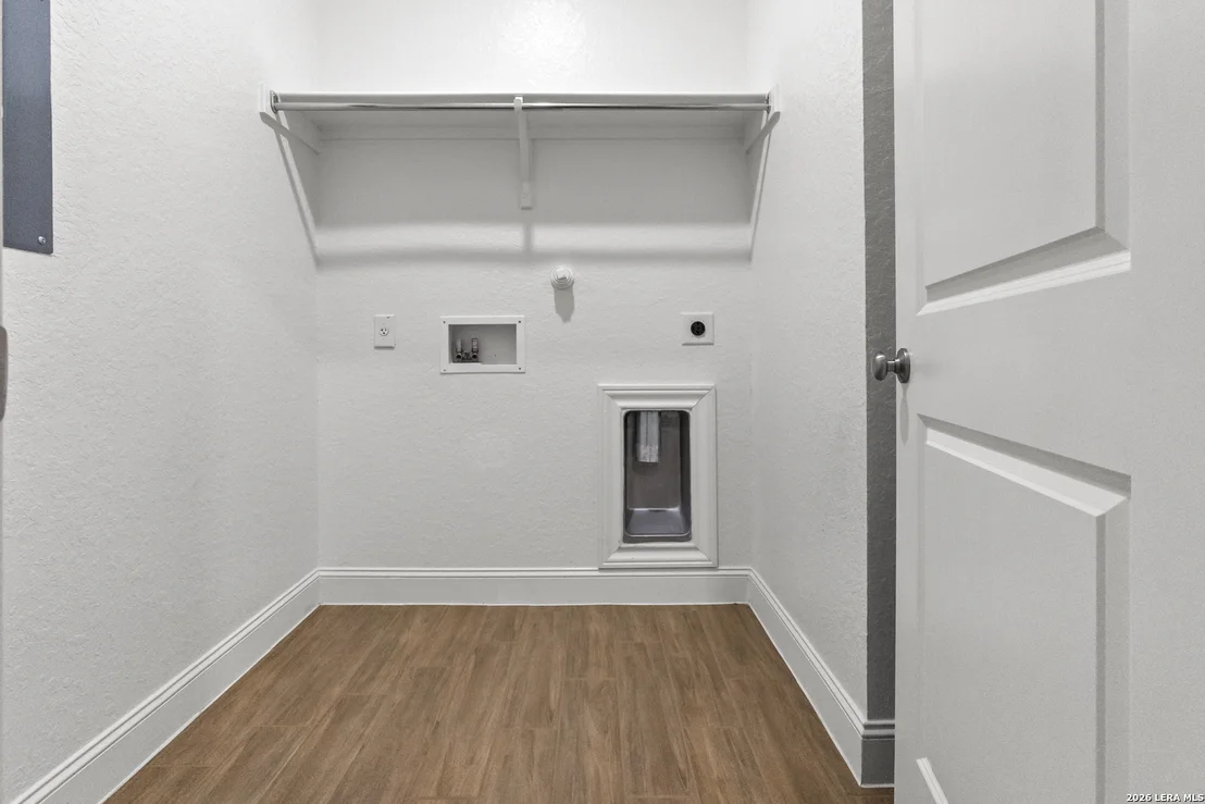 Photo of 9011 Pond Gate