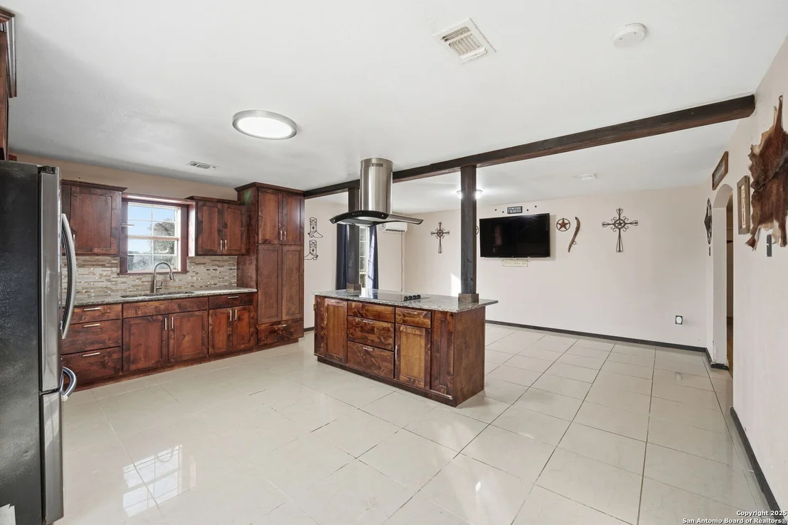 Photo of 1037 county road 7711