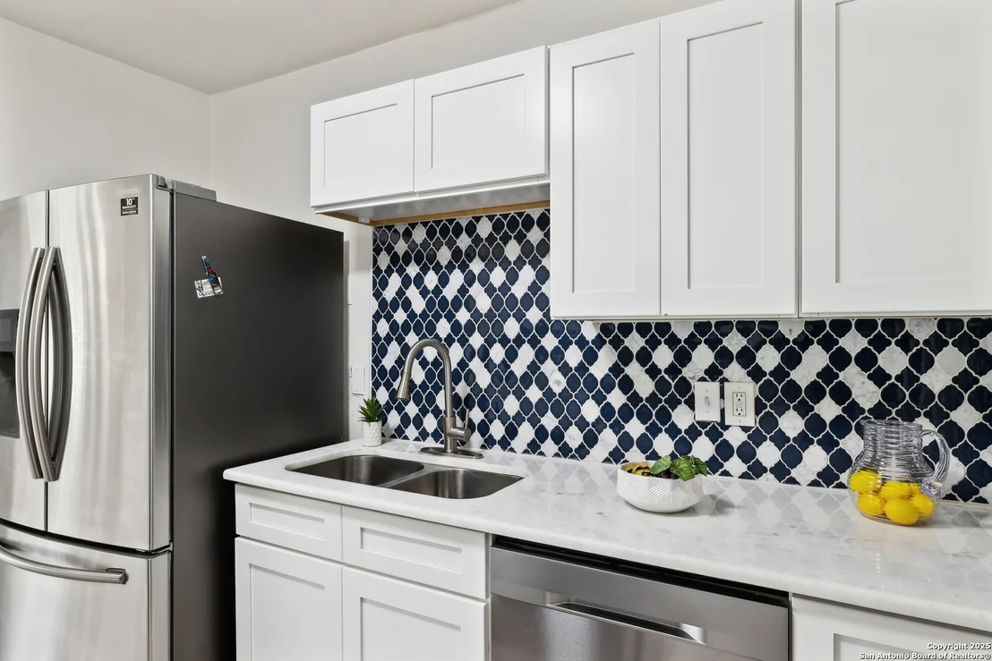 Photo of 630 Lovera