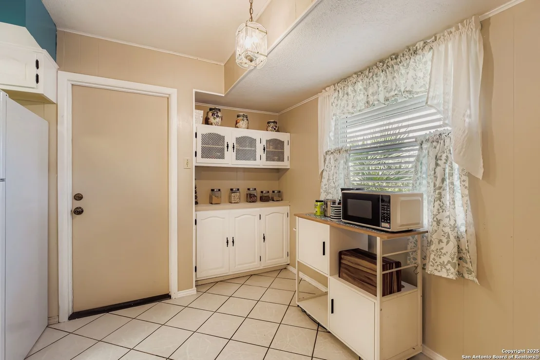 Photo of 6730 Desilu