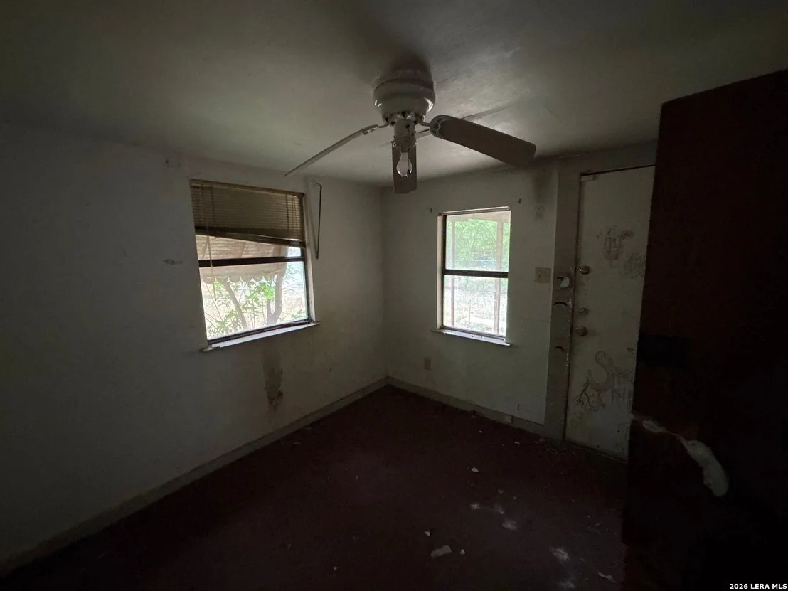 Photo of 351 Barrett