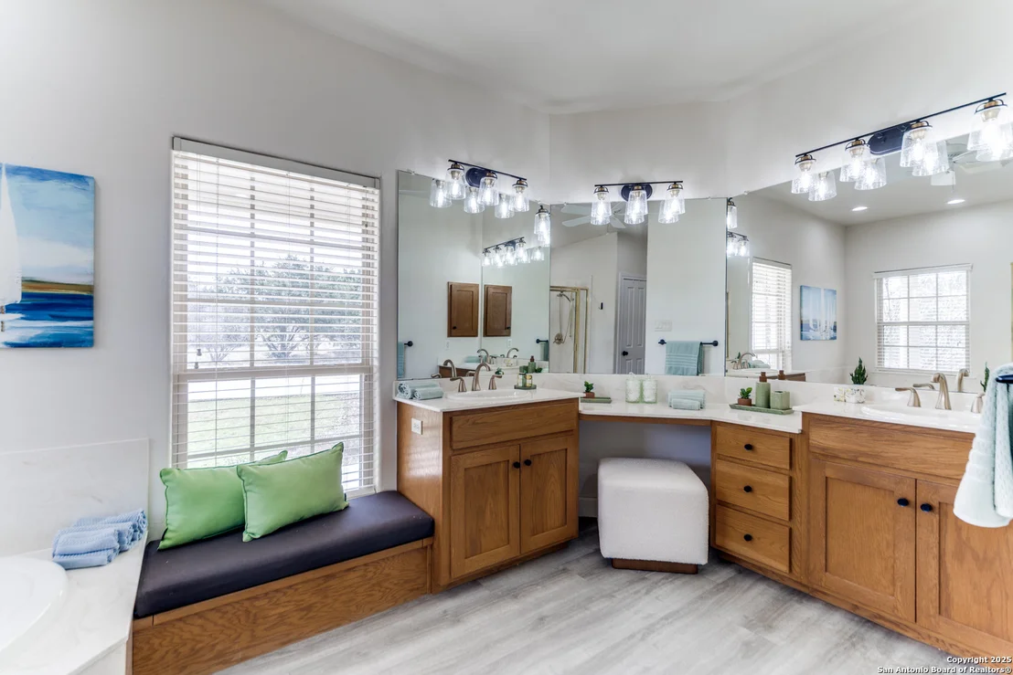 Photo of 108 Valley Knoll