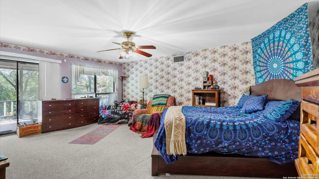 Photo of 949 Burges