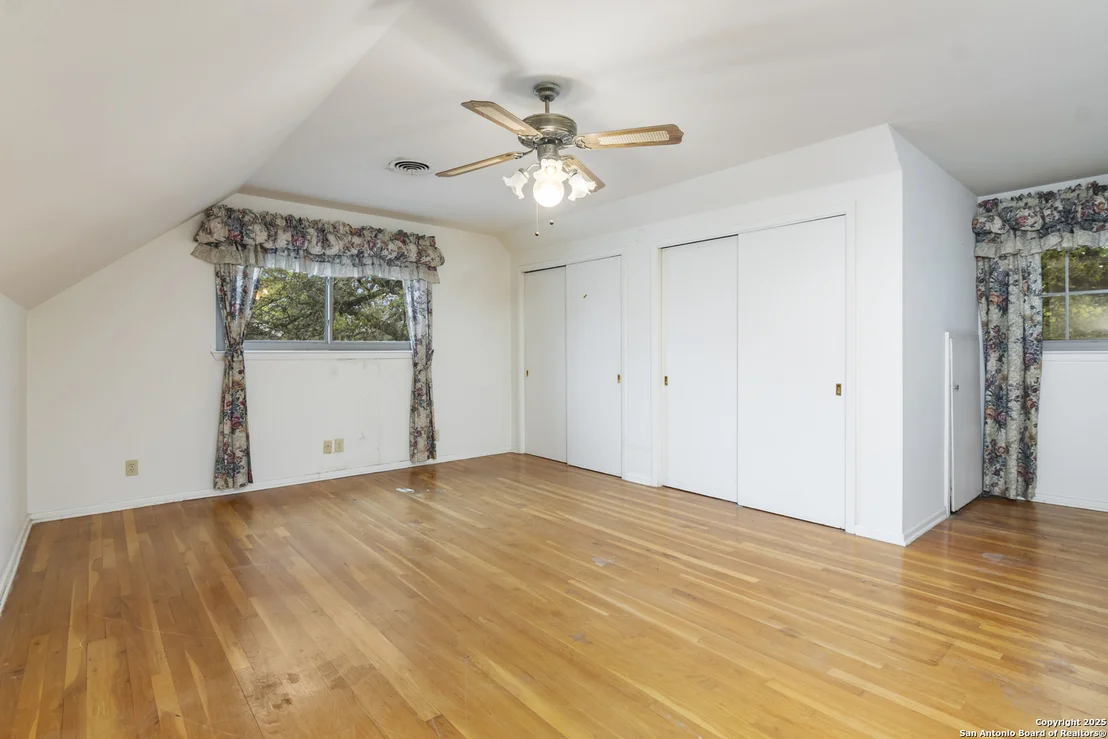 Photo of 606 Serenade