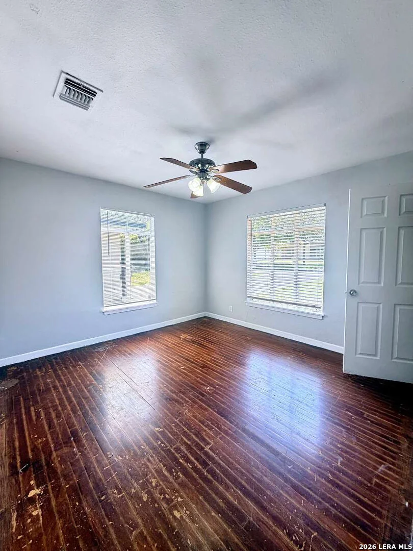 Photo of 127 CYRIL DR