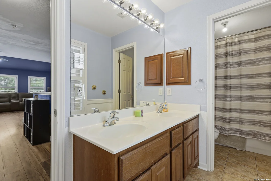 Photo of 15607 Mission Crst