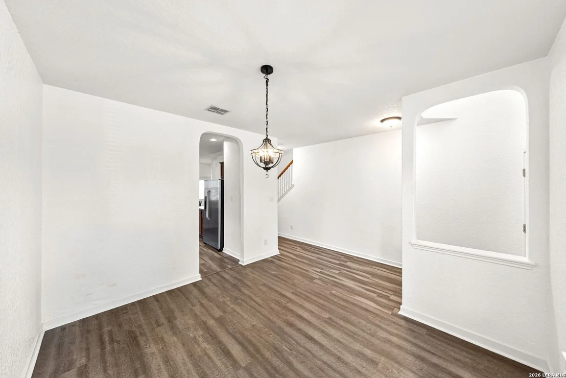 Photo of 6703 Karnes Leaf
