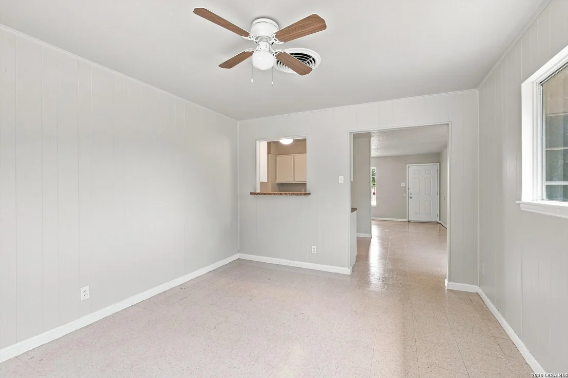 Photo of 1807 Harness Ln