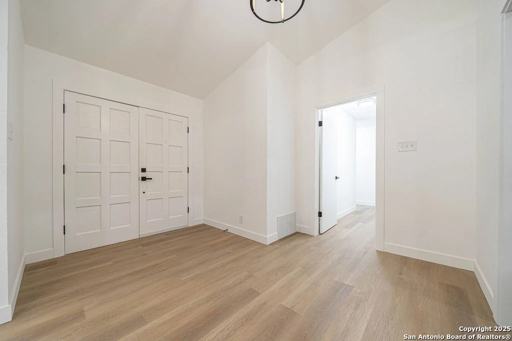 Photo of 6306 Lakewood