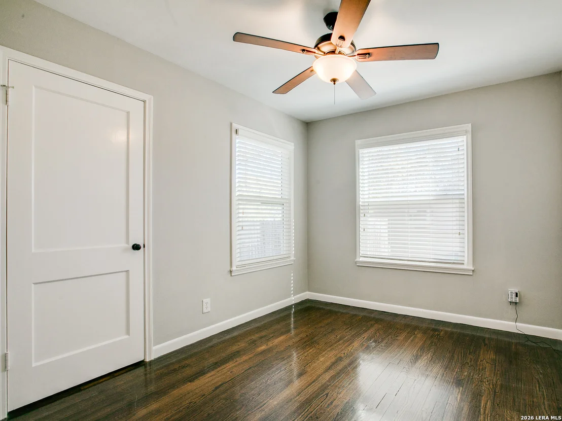 Photo of 411 Devonshire Dr
