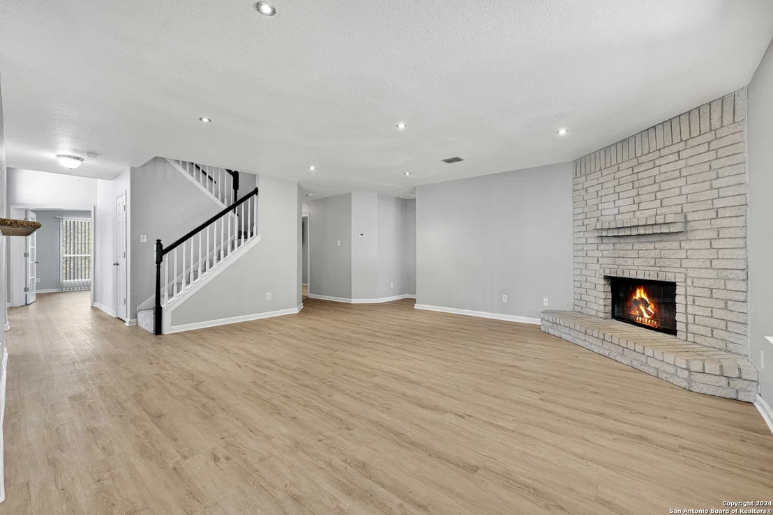 Photo of 611 PARK PT