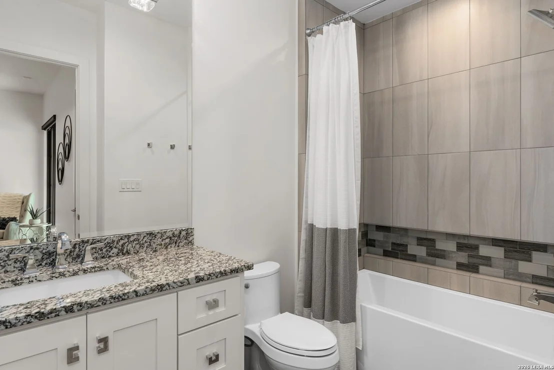 Photo of 121 Greystone Pt