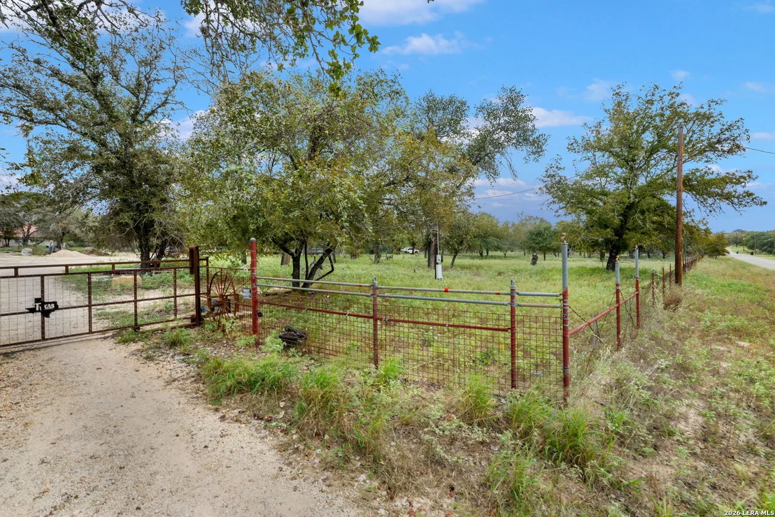 Photo of 1403 MEADOW GLN