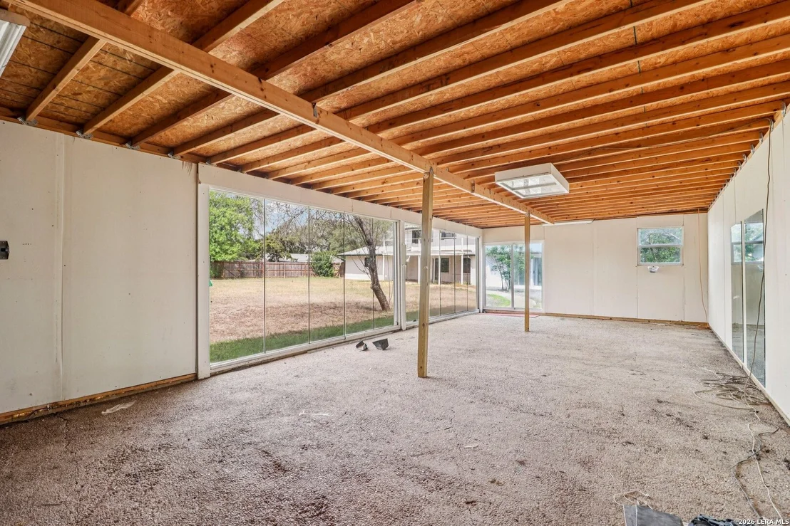 Photo of 302 WEATHERCOCK LN