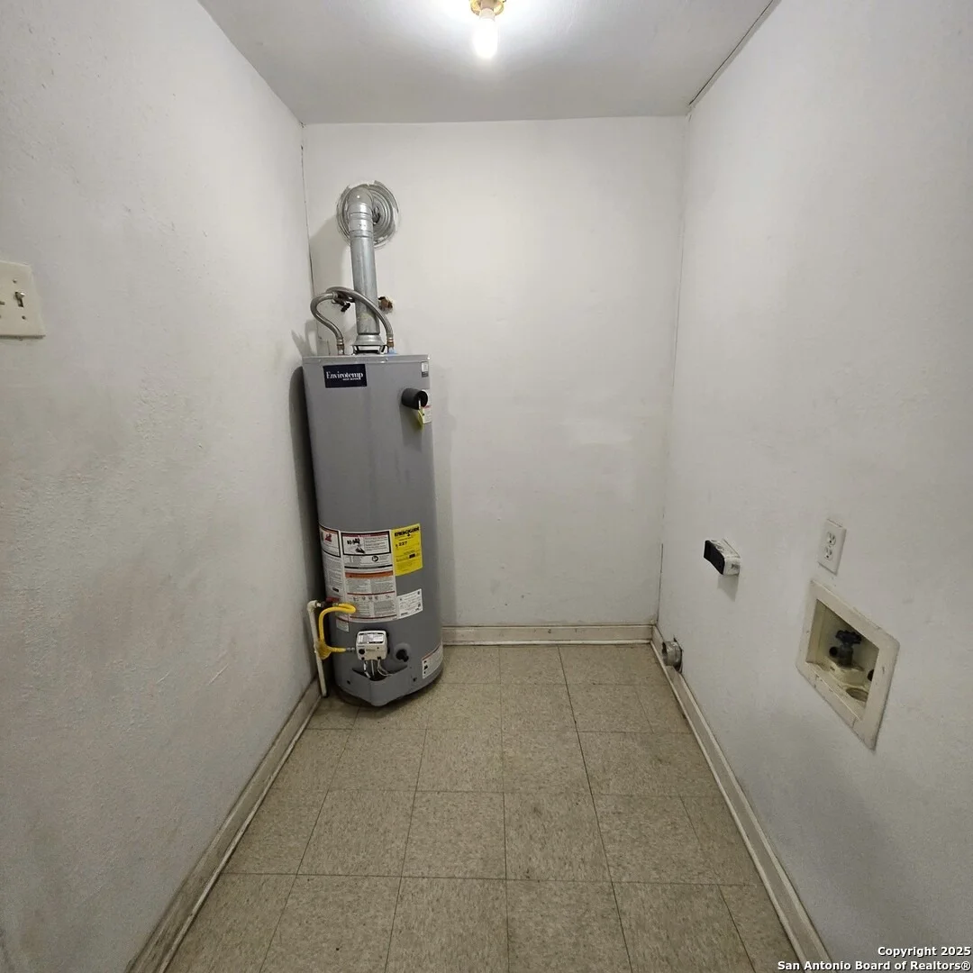 Photo of 4722 Lark