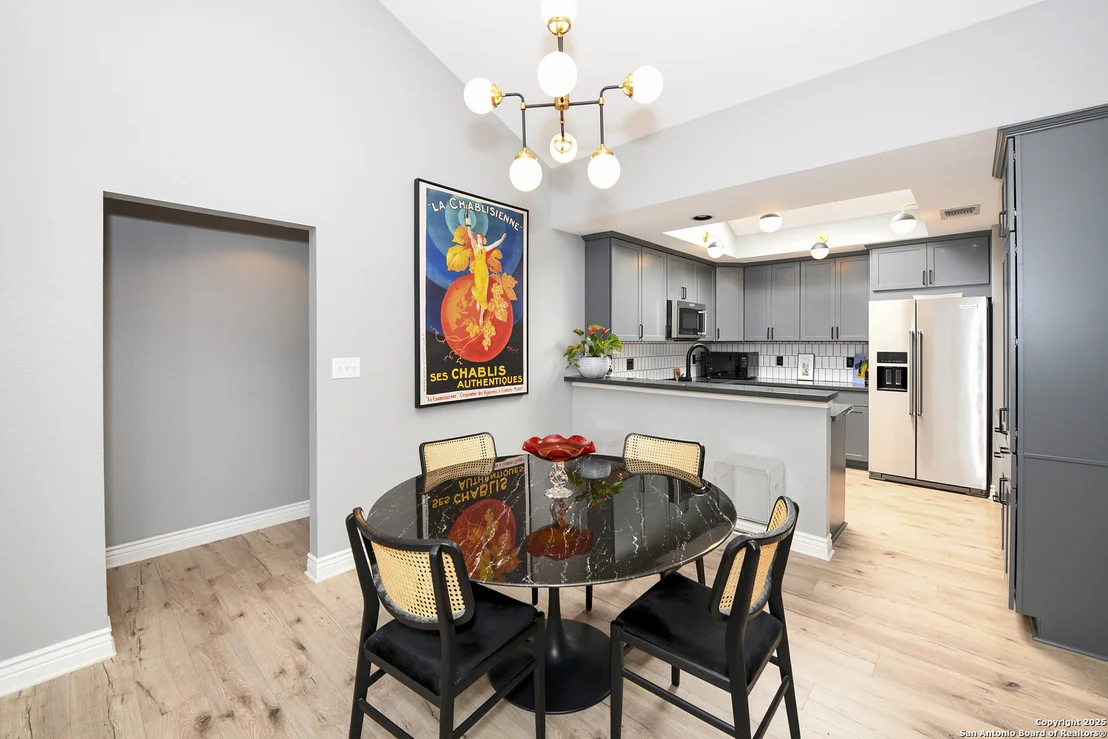 Photo of 3470 River Path