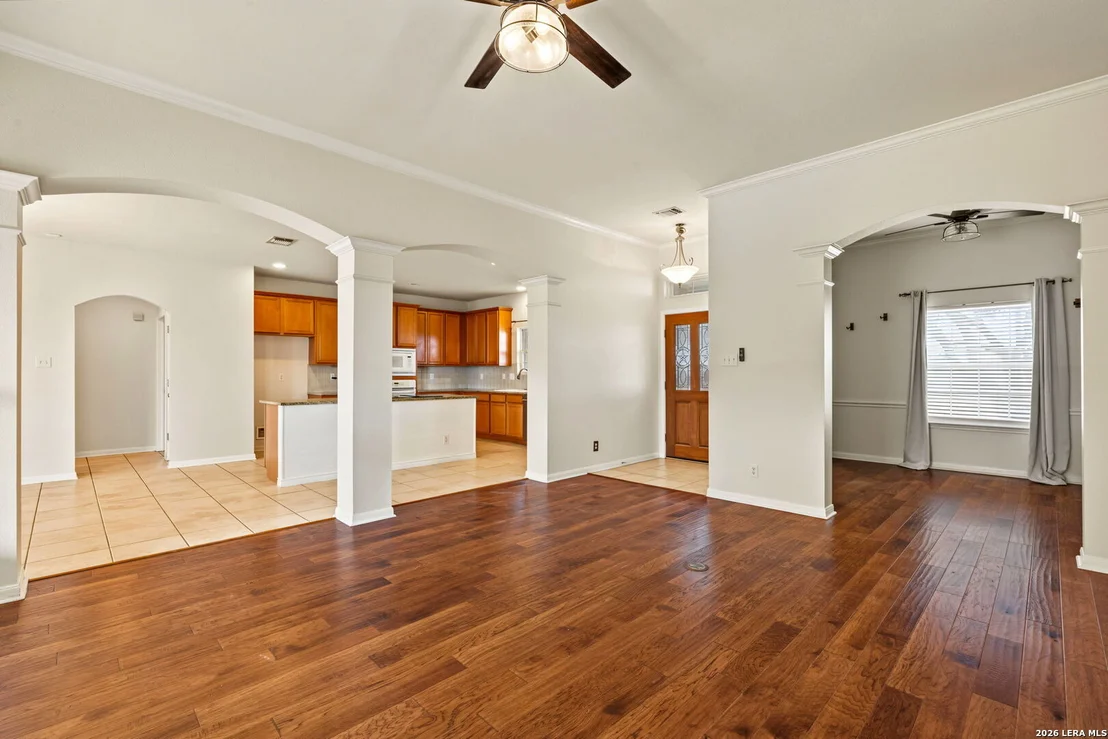 Photo of 418 Clover Ln