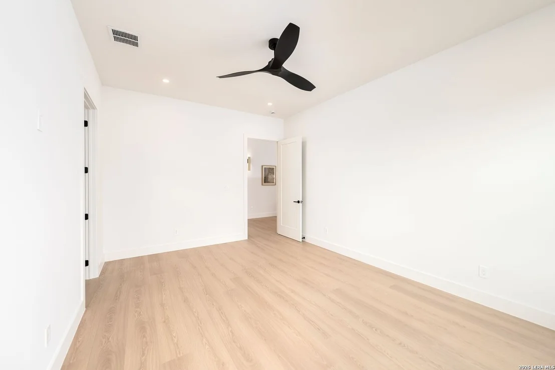 Photo of 16 GRANTHAM GLN