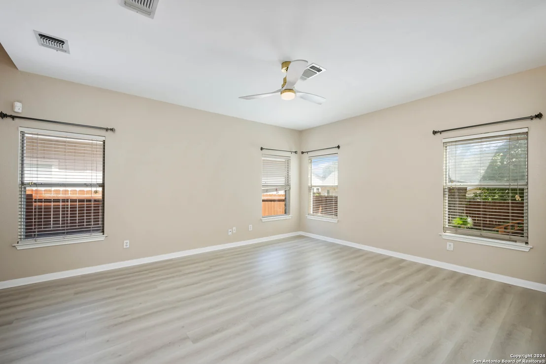 Photo of 13667 Bridgeview