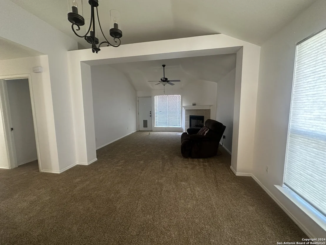 Photo of 121 Winecup Path