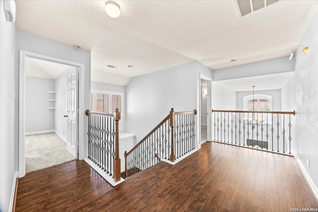 Photo of 430 White Cyn