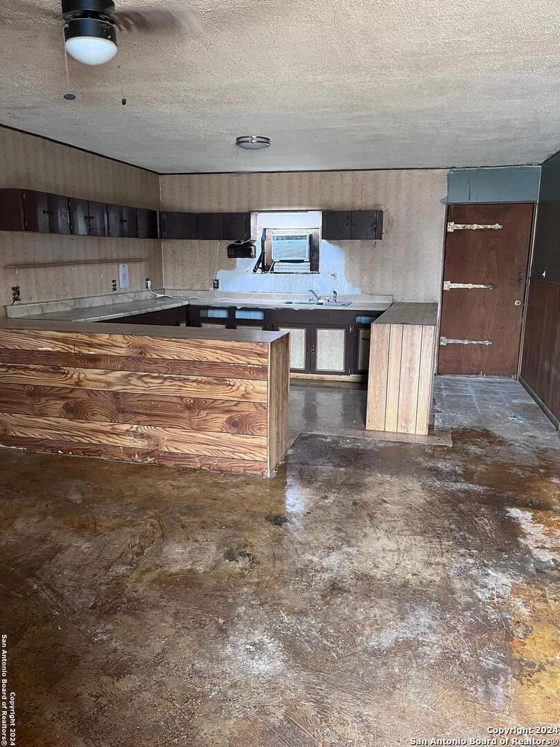 Photo of 1412 Private Road 2310