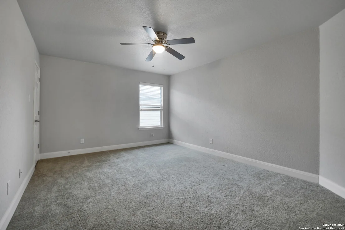 Photo of 8728 emerald sky
