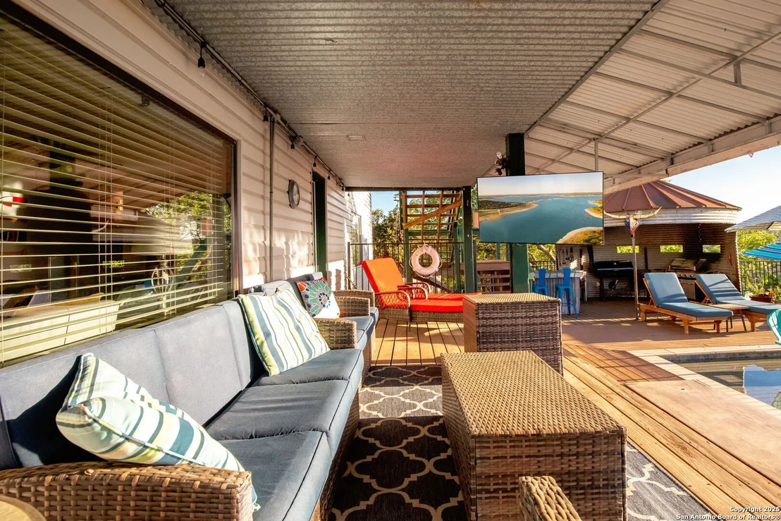 Photo of 1043 LEDGE PATH