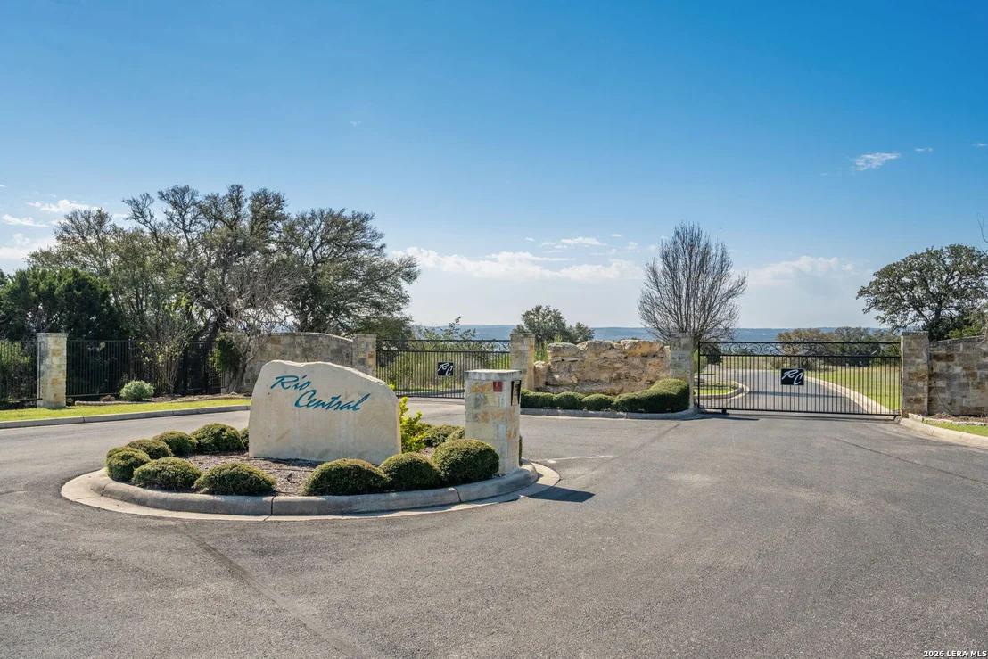 Photo of 365 RIVER CLIFF PL