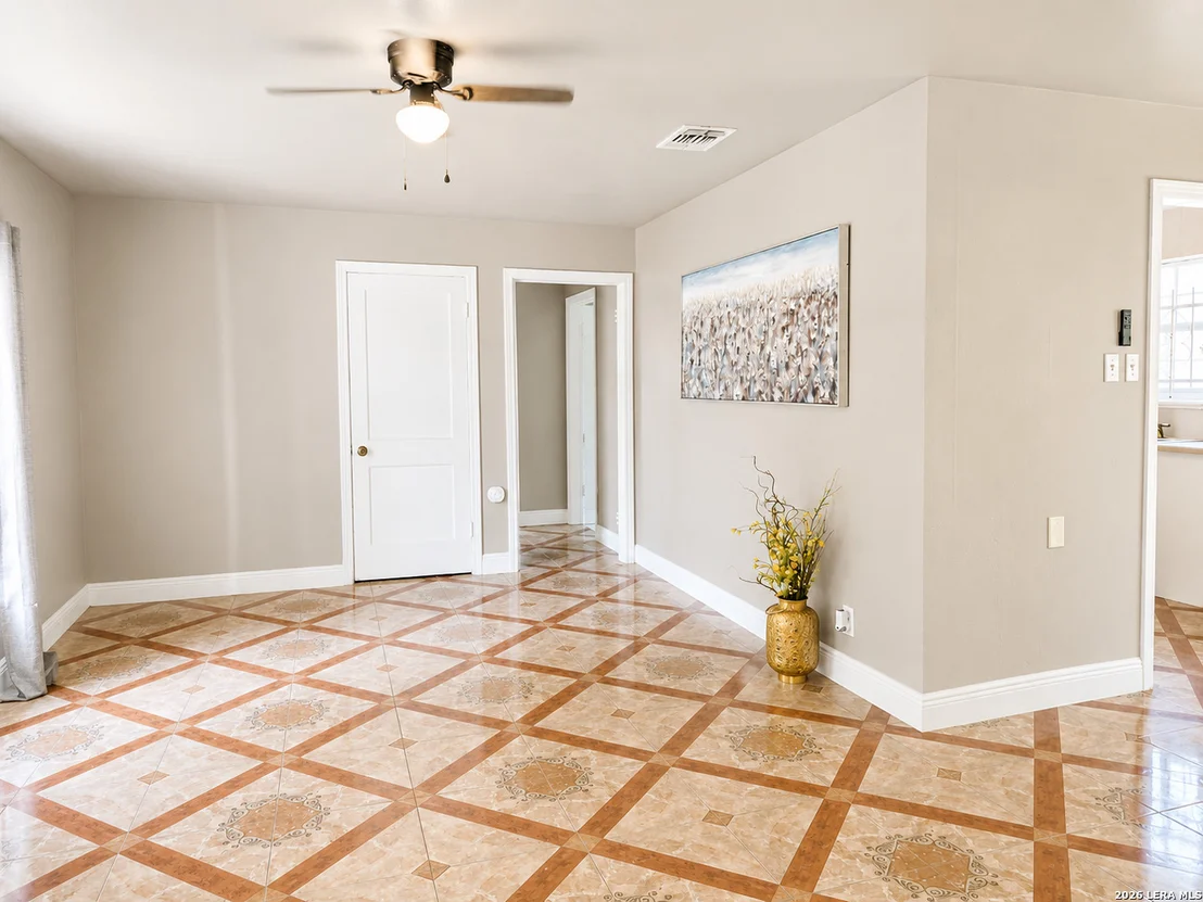 Photo of 338 Charcliff Dr