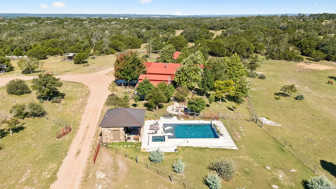Photo of 652 OVERLOOK DR