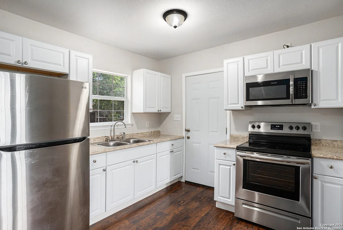 Photo of 305 Kneupper