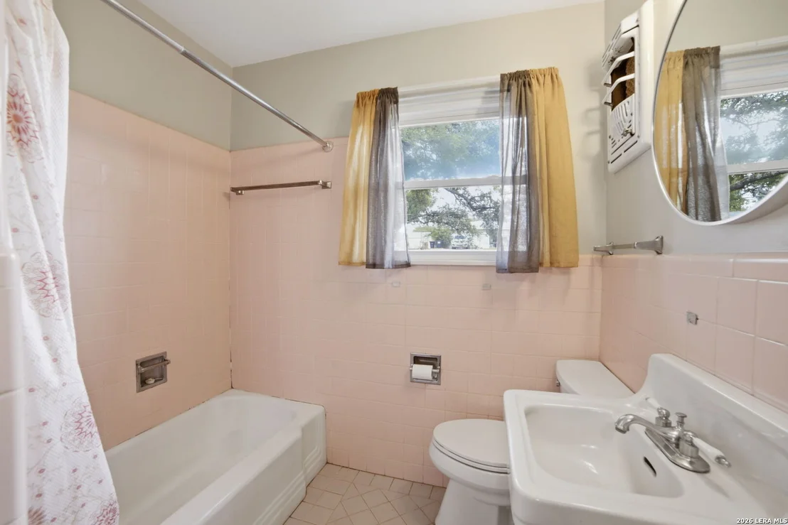Photo of 225 LOWER LACOSTE RD