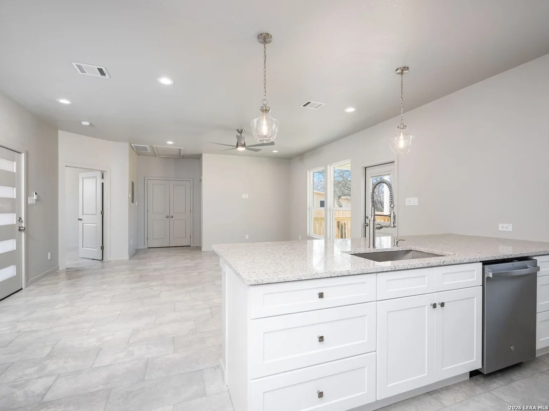 Photo of 14657 Main St