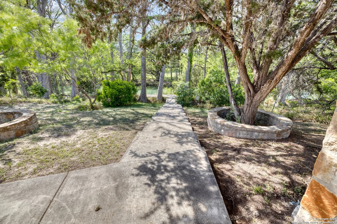 Photo of 405 Ridge Loop