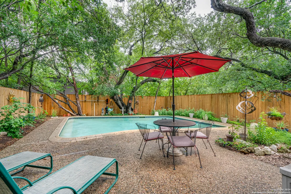 Photo of 2102 COPPER HILL DR