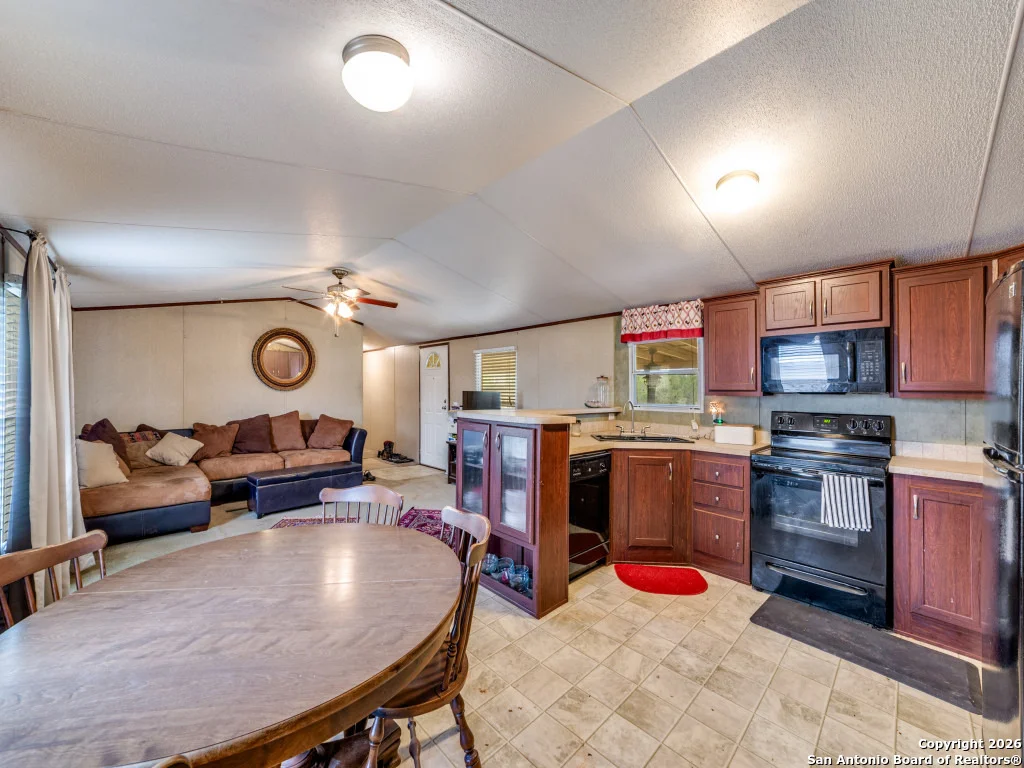 Photo of 6472 Bluntzer Rd