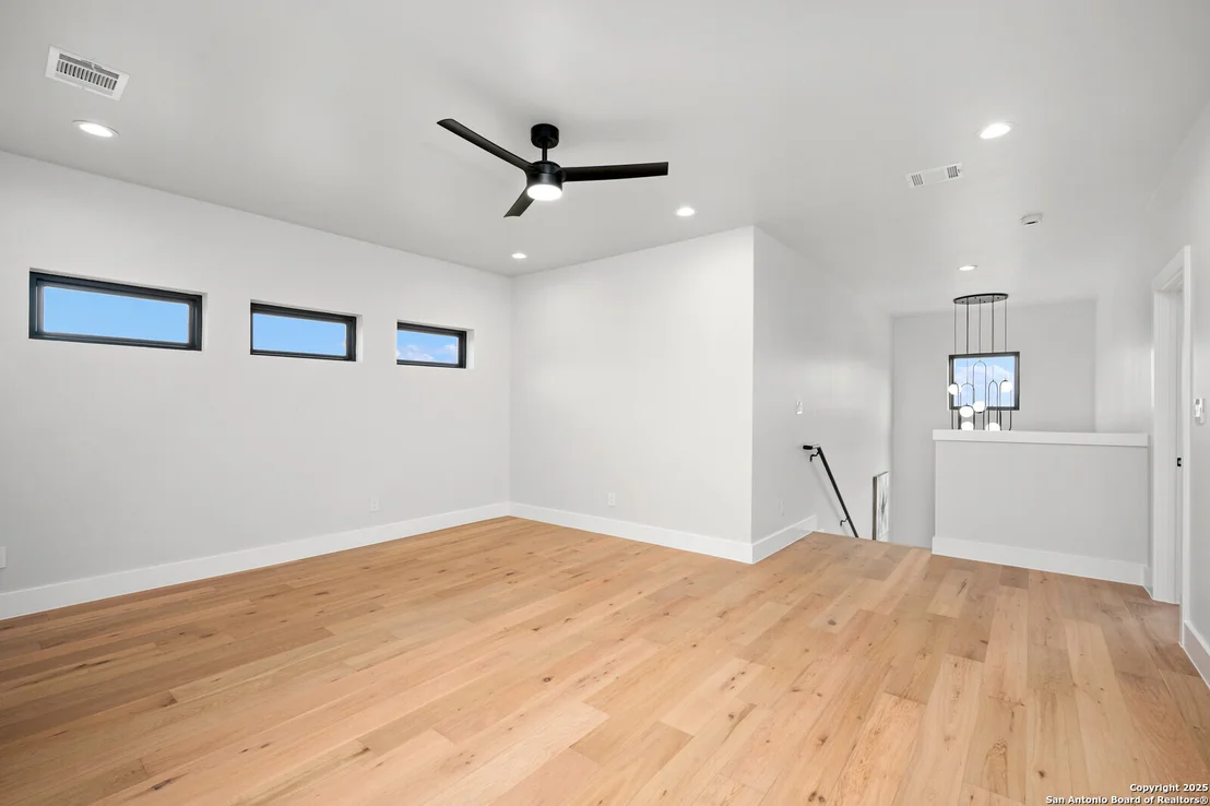 Photo of 9539 Lenox Hill