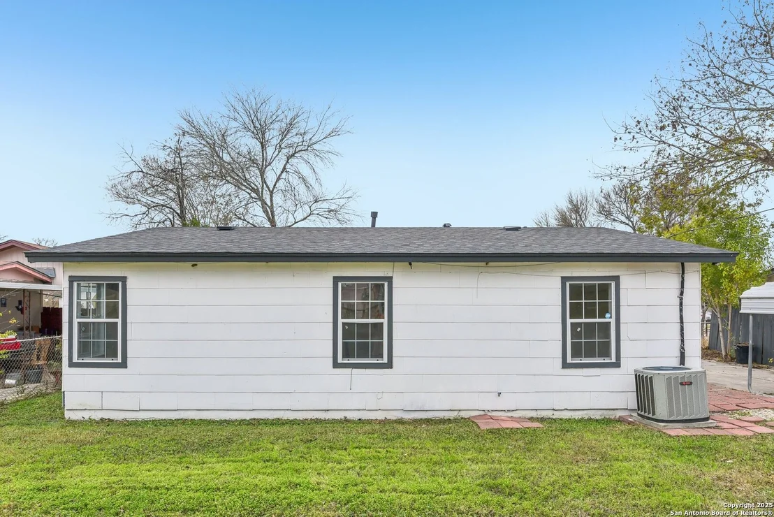 Photo of 843 Deely Place