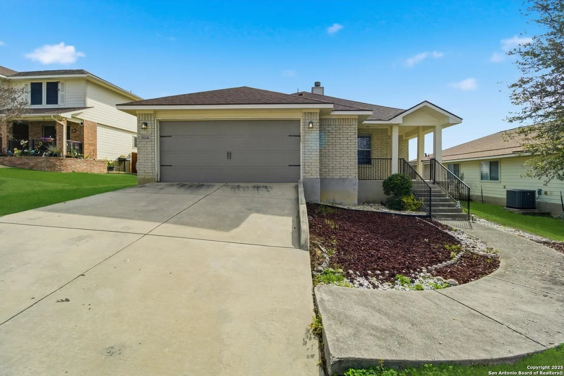 Photo of 8242 Pioneer Oak