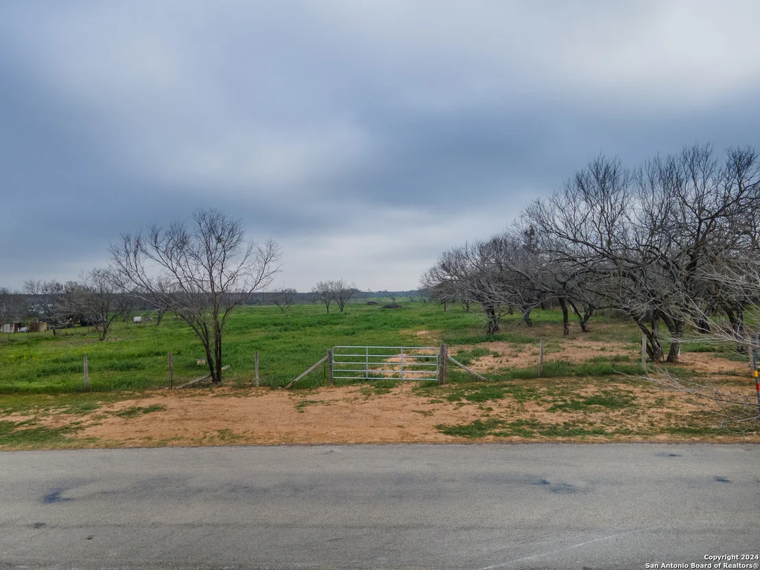Photo of 1212 LUCKEY RD