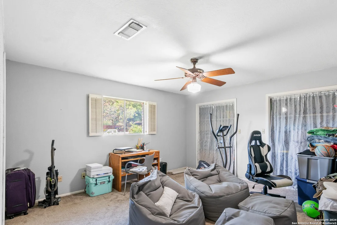 Photo of 5 DONNA DR