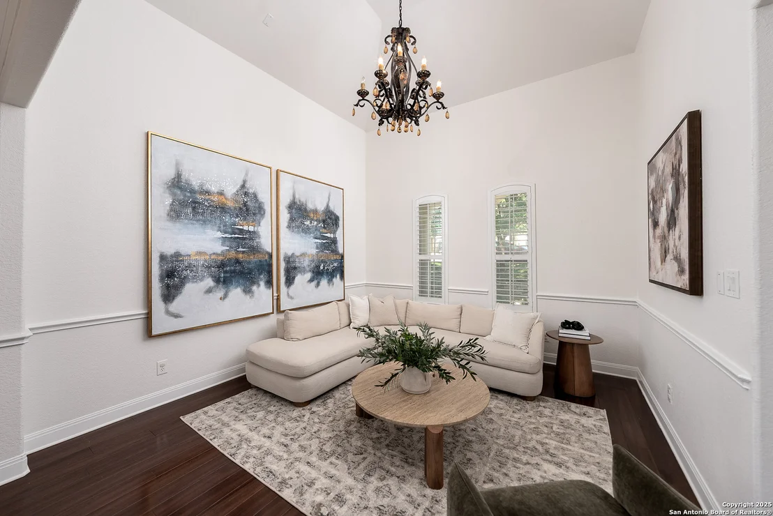 Photo of 24806 Ellesmere